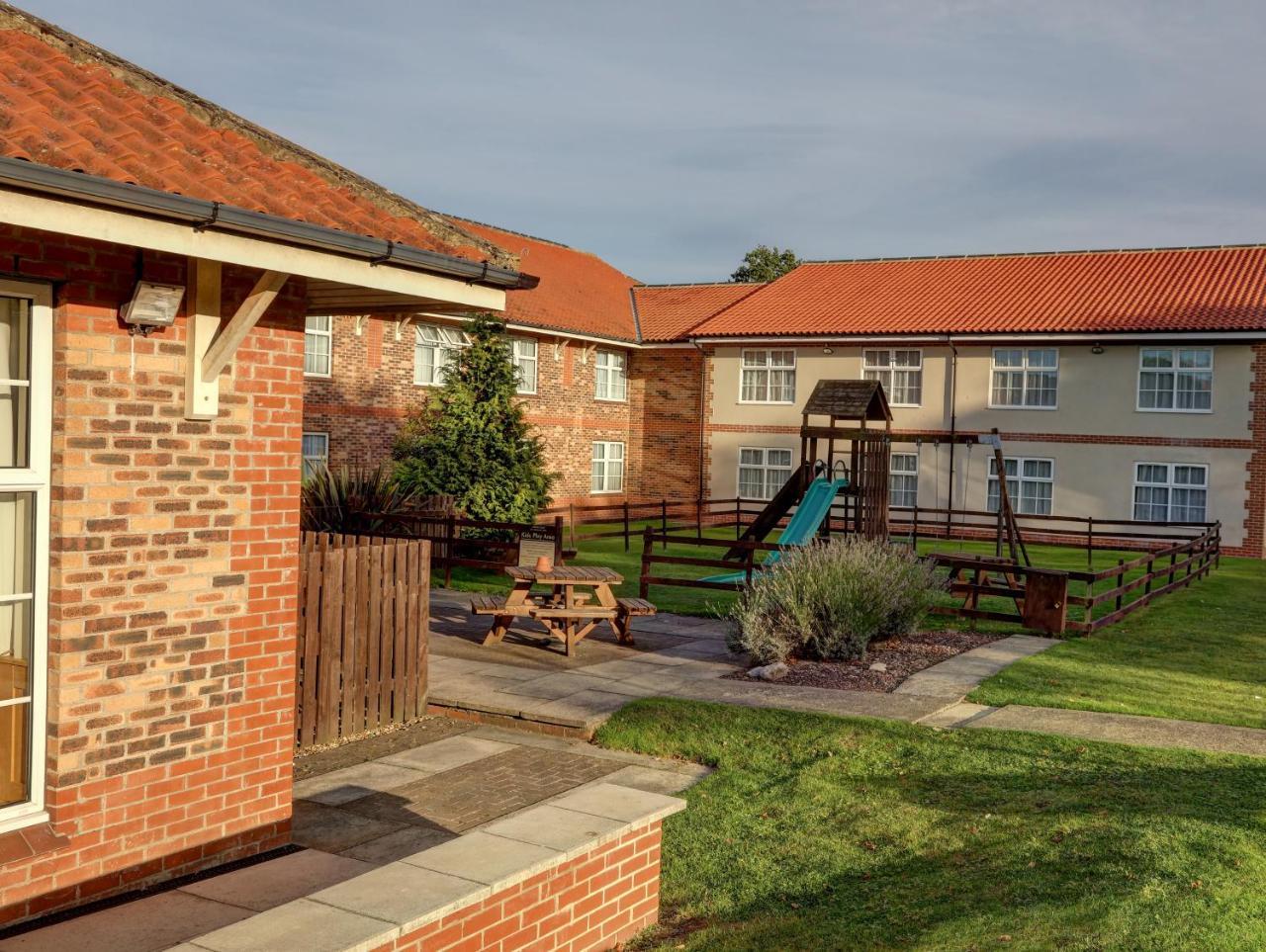 Allerton Court Hotel Northallerton Exterior photo